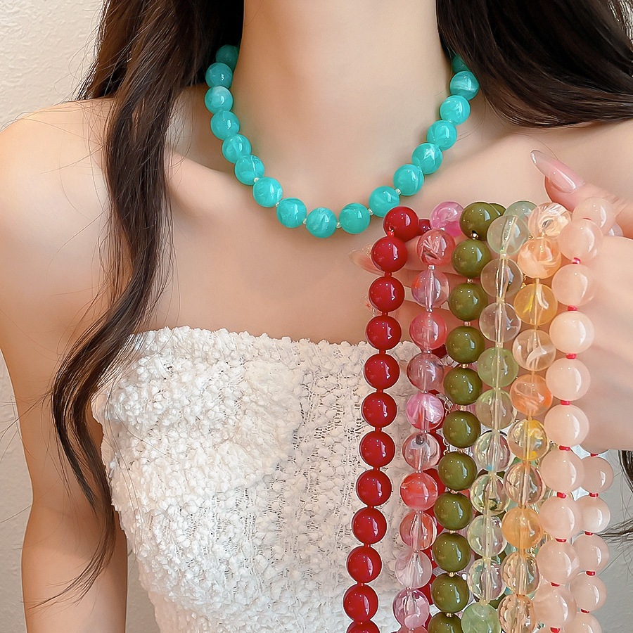 Vintage Fashion Coloring Pages - Solid Color Round Resin Beaded Choker