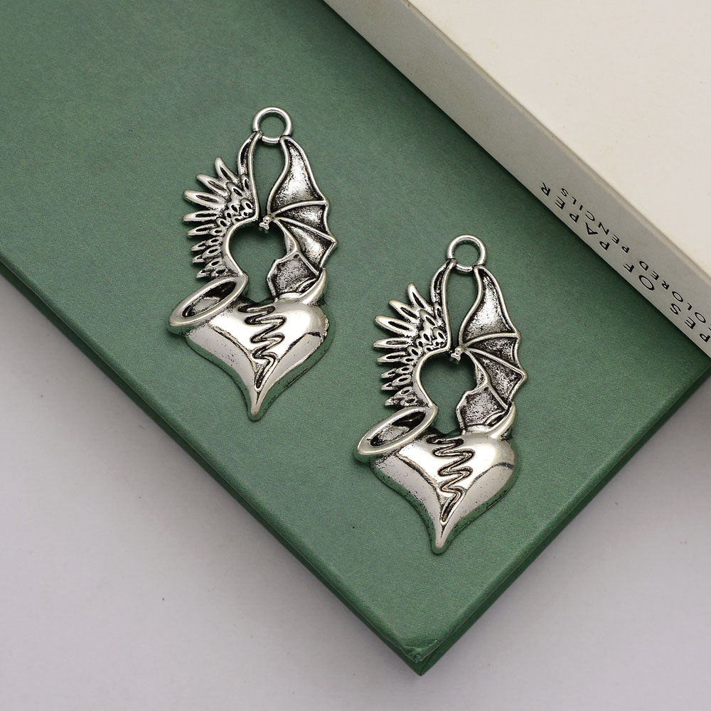 Vintage Fashion Finds - 5pcs/lot--46x23mm Antique Silver Plated Heart Winged