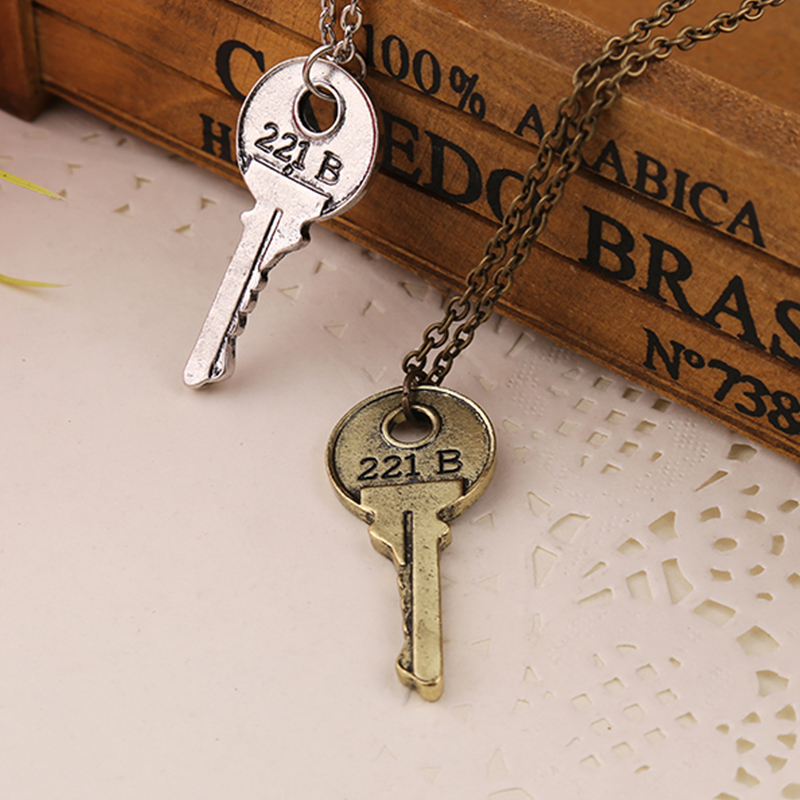 Vintage Fashion Houses - Sherlock 221b House Key Necklace Vintage