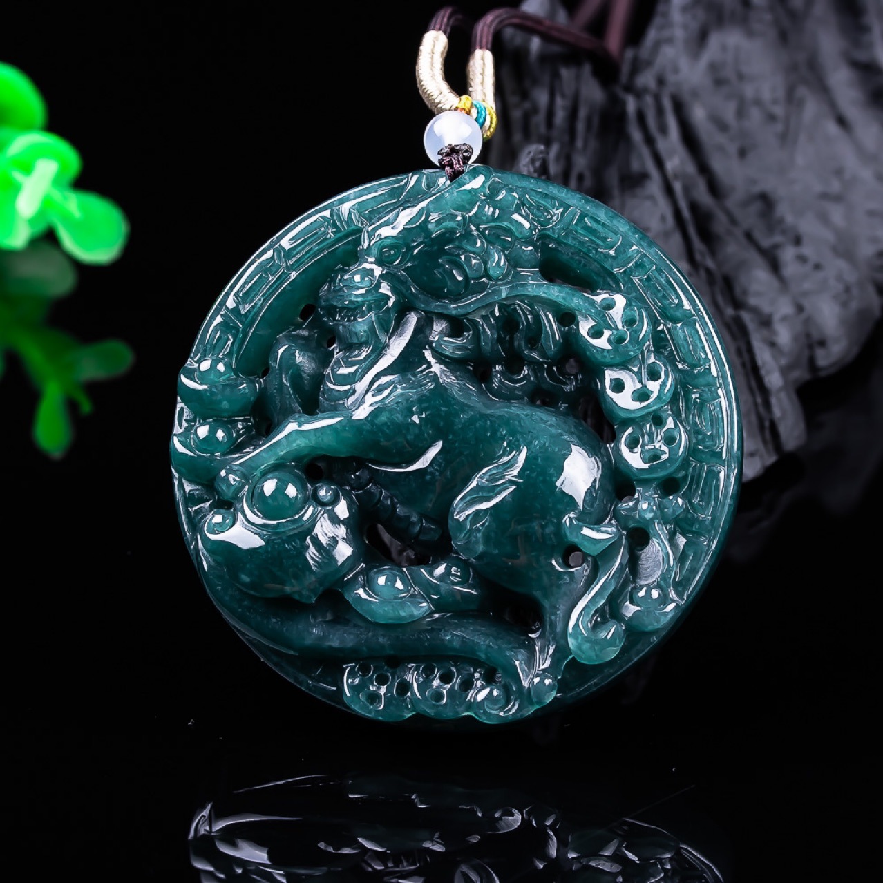 Burmese Jadeite Dragon Pendant - Vintage Women Fashion recension och pris