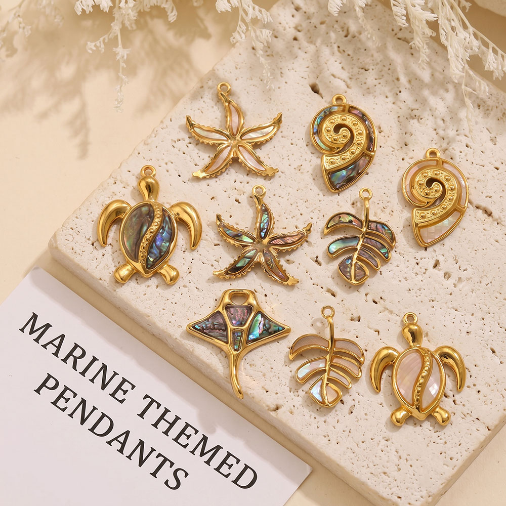 2pcs Enamel Ocean Animal Charm - Vintage Fashion Finds recension och pris