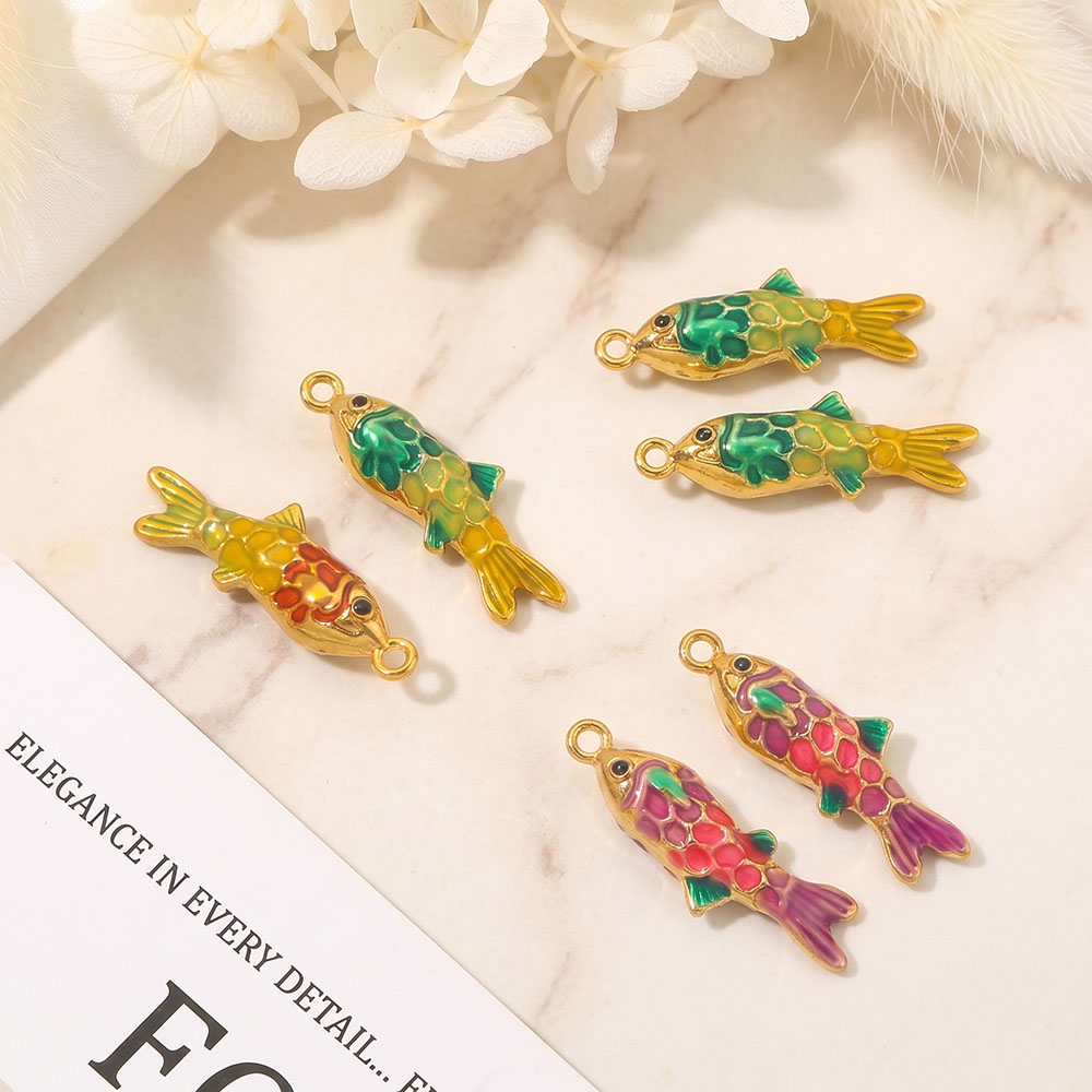 2pcs Enamel Ocean Animal Charm - Vintage Fashion Finds recension och pris
