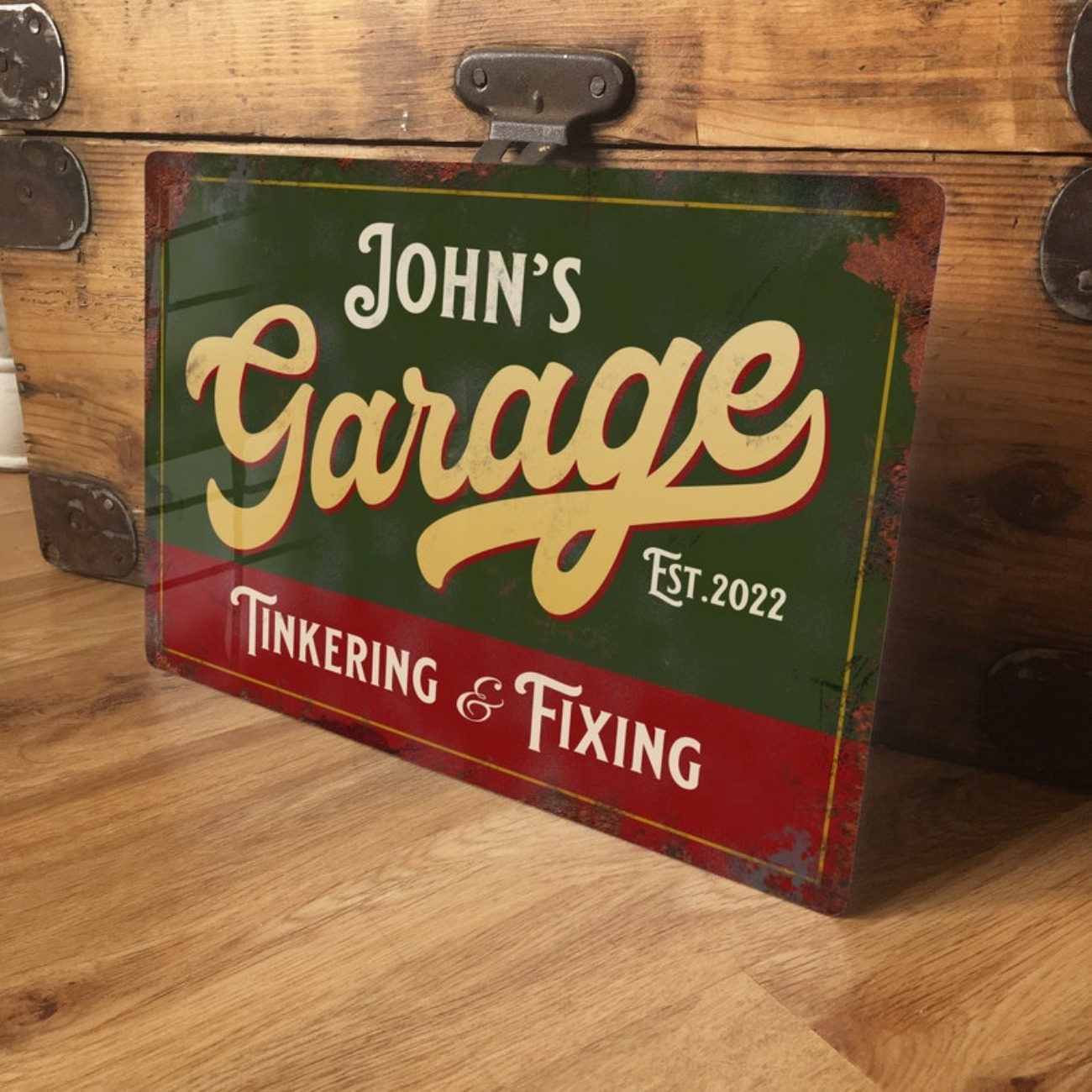 Custom Personalised Garage Met - Vintage Fashion Plates recension och pris